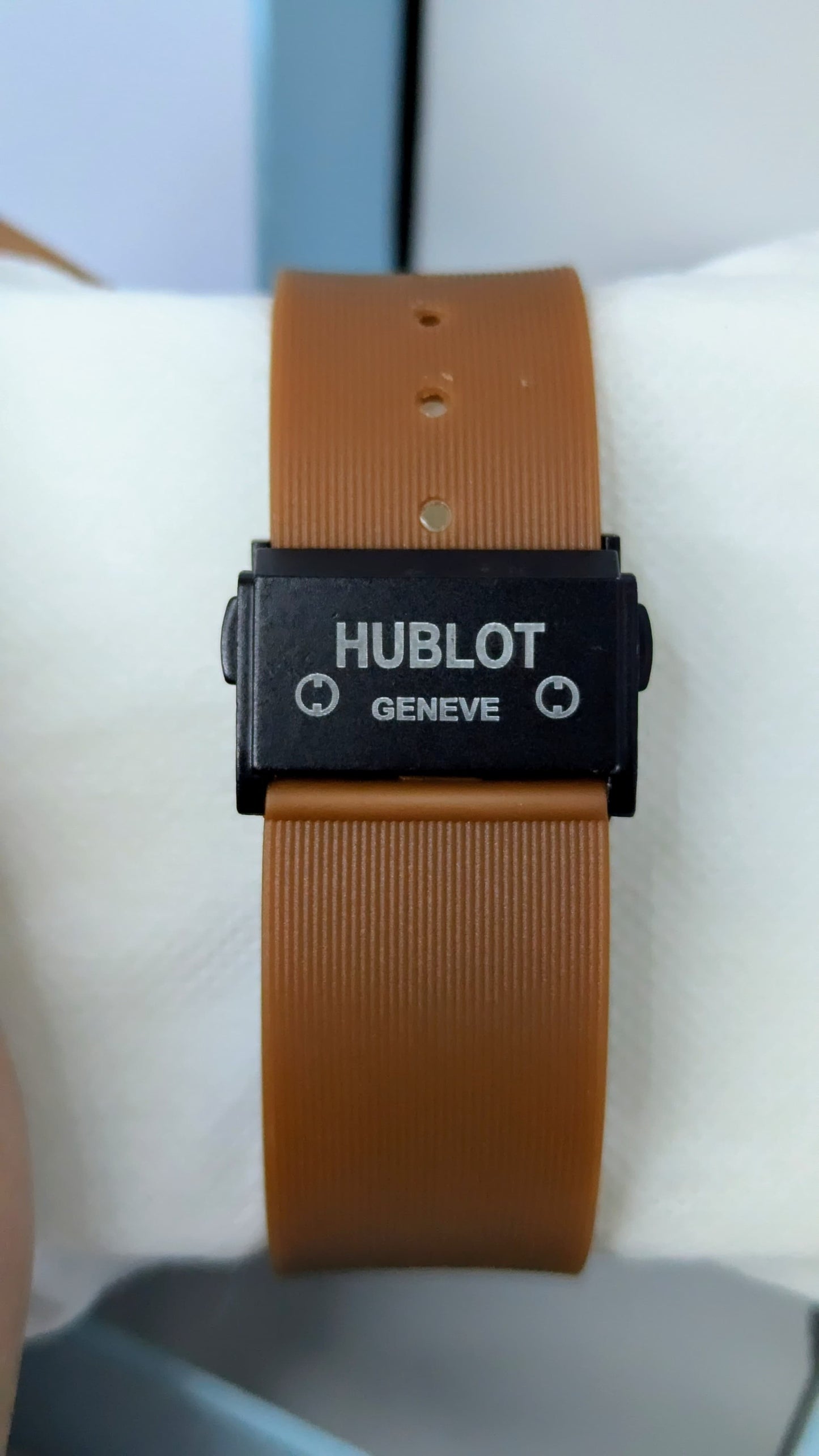 Hublot Brown Rubber Straps Watch with Black Case Brown Dial.